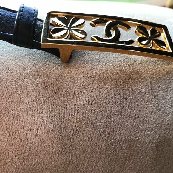 Chanel women’s leather belt - Picture 2 of 3